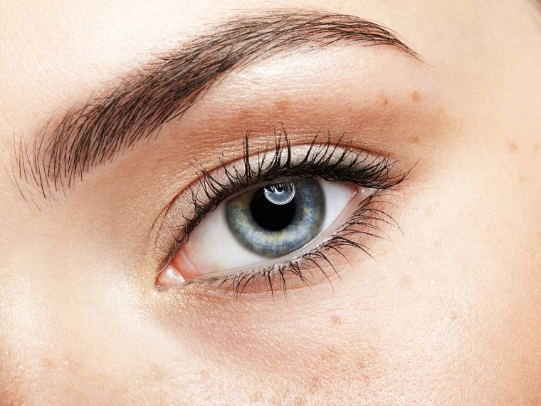 Tint your eyebrows at home and save money