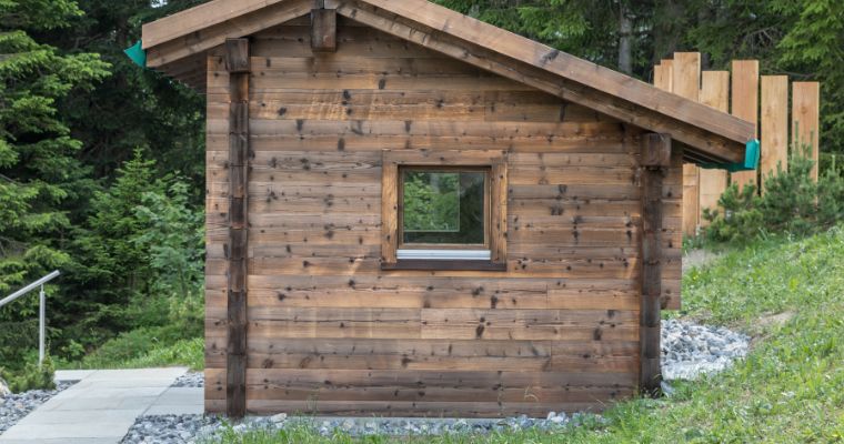 Log cabin office