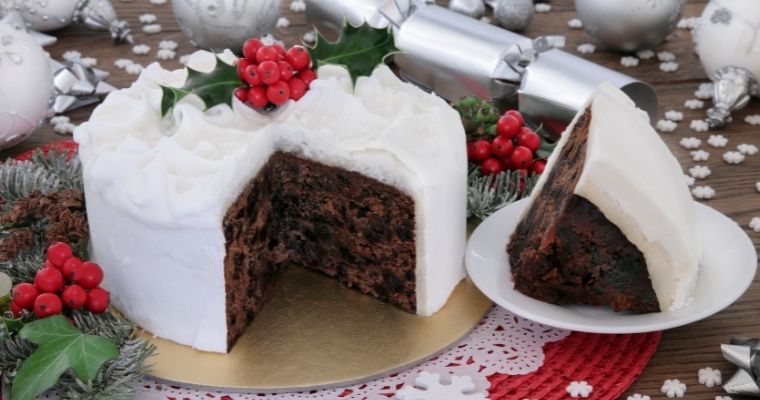 Christmas Cake Recipe Ideas and Ready Made Cakes