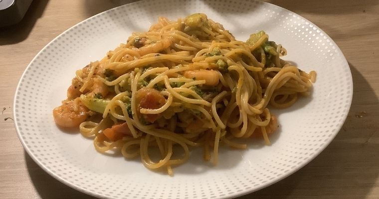 Spaghetti with Prawns and Harissa