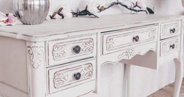Shabby chic dressing table